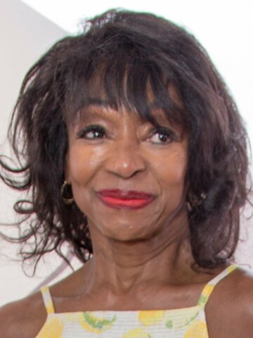 Jonelle Allen Headshot