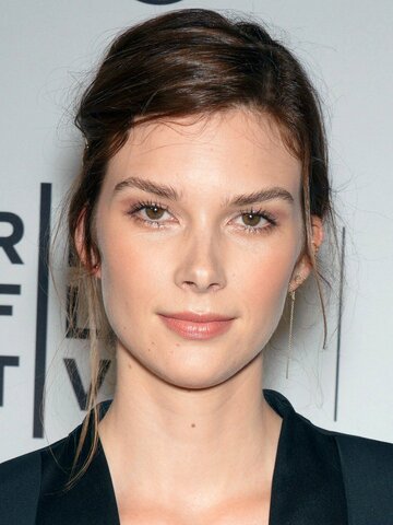 Emma Ishta Headshot