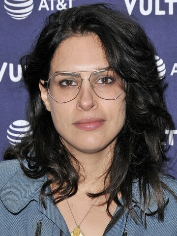 Desiree Akhavan Headshot