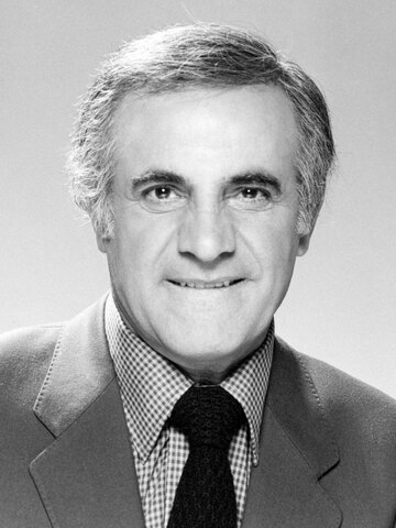 Tige Andrews Headshot