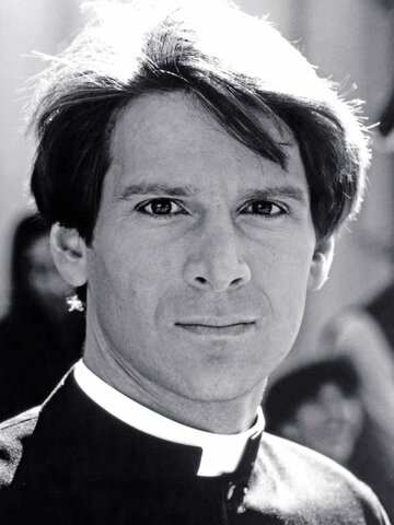 Philip Anglim Headshot