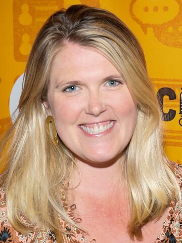 Eliza Clark Headshot