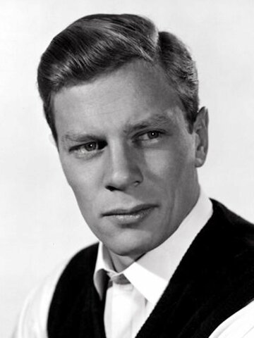Peter Graves Headshot