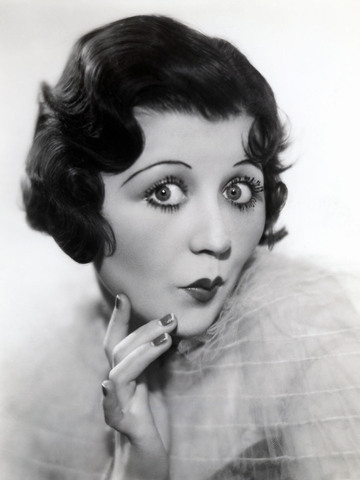 Mae Questel Headshot