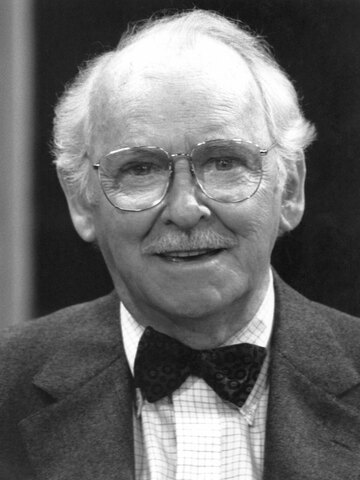 Barnard Hughes Headshot