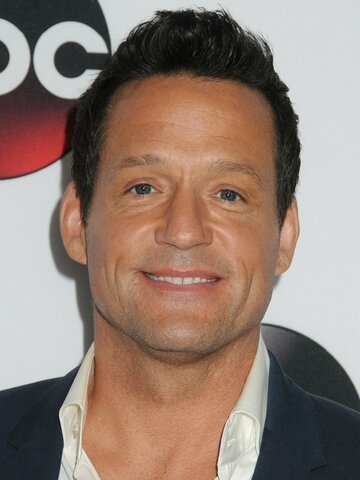 Josh Hopkins Headshot