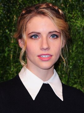 Wallis Currie-Wood - Actress