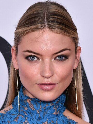Martha Hunt Headshot