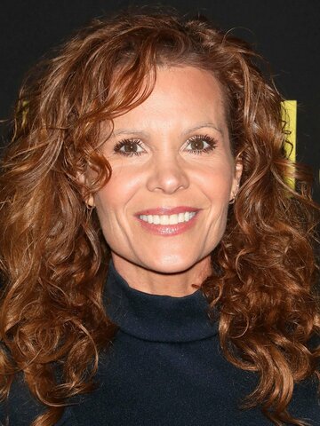 Robyn Lively Headshot