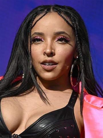 Tinashe Headshot