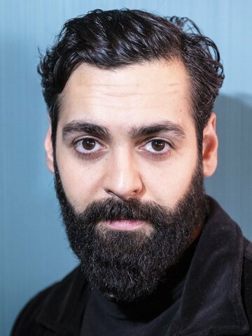 Ardalan Esmaili Headshot