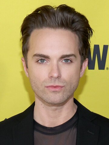 Thomas Dekker Headshot
