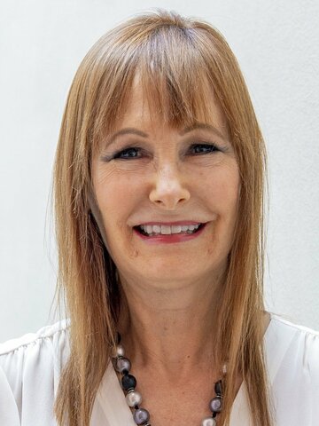 Gale Anne Hurd Headshot