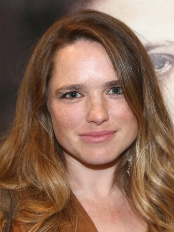 Jacqueline Byers Headshot