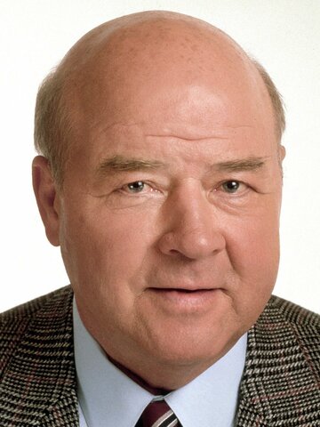Dana Elcar Headshot