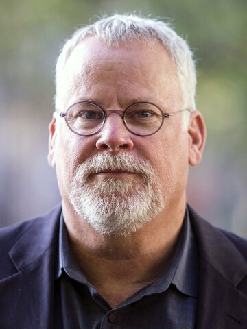 Michael Connelly Headshot