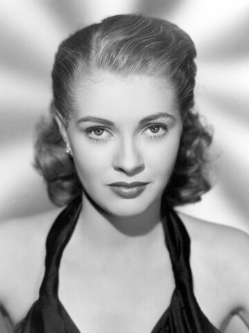 Lori Nelson Headshot