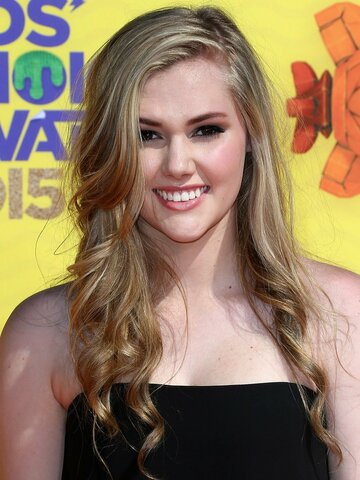 Karis Cameron Headshot