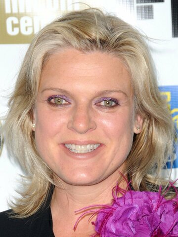 Molly Price Headshot