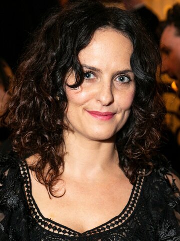 Leanne Best Headshot