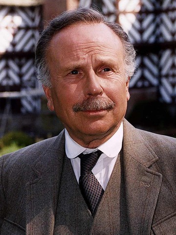Edward Hardwicke Headshot