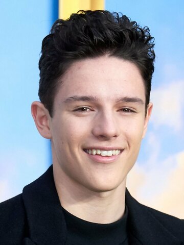 Harry Collett Headshot