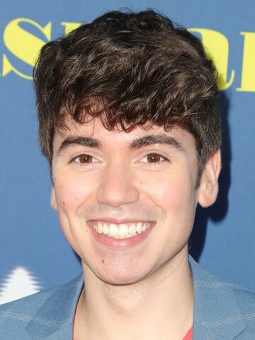 Noah Galvin Headshot