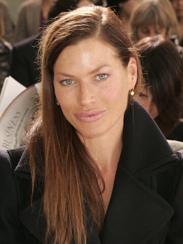 Carre Otis Headshot
