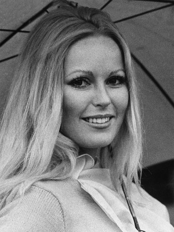 Veronica Carlson Headshot