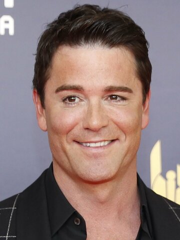 Yannick Bisson Headshot