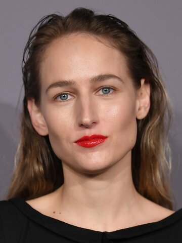 Leelee Sobieski Headshot