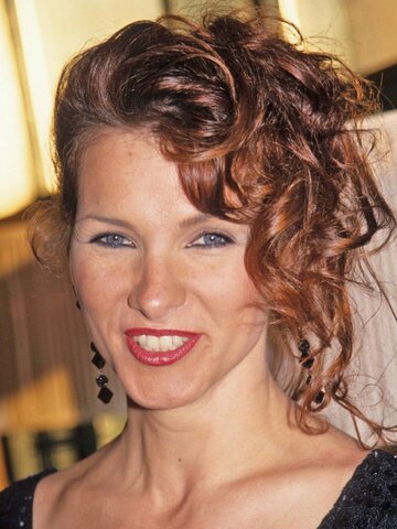 Alice Barrett Mitchell Headshot
