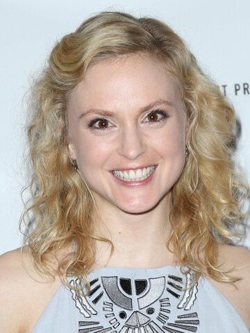 Emily Goss Headshot