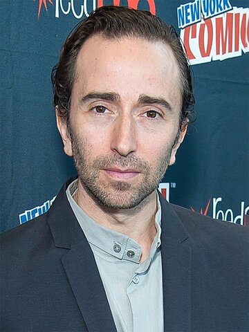 Daniel London Headshot