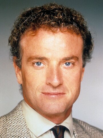 Kevin Dobson Headshot