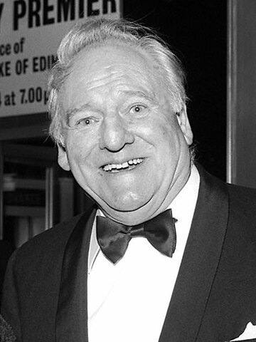 Bernard Lee Headshot