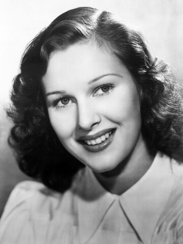 Lynne Roberts Headshot