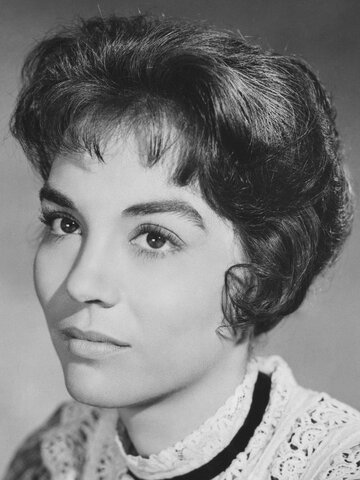Zohra Lampert Headshot