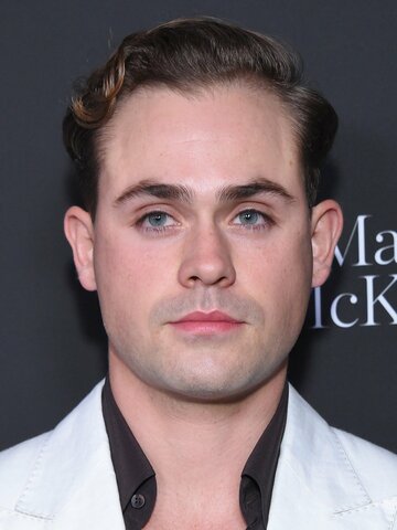 Dacre Montgomery Headshot