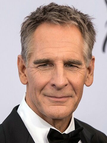 Scott Bakula Headshot