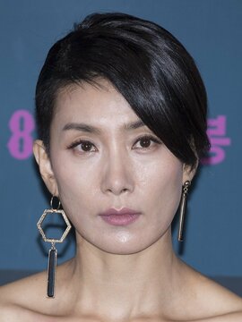 Kim Seo-hyung Headshot