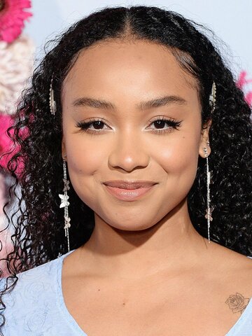 Genneya Walton Headshot