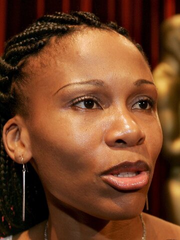 Leleti Khumalo Headshot
