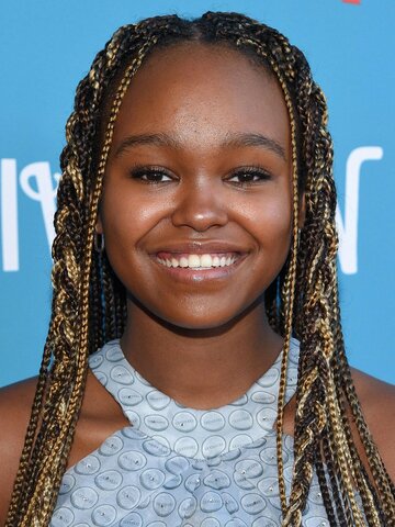 Lidya Jewett Headshot