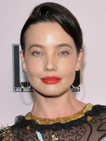 Stephanie Corneliussen Headshot