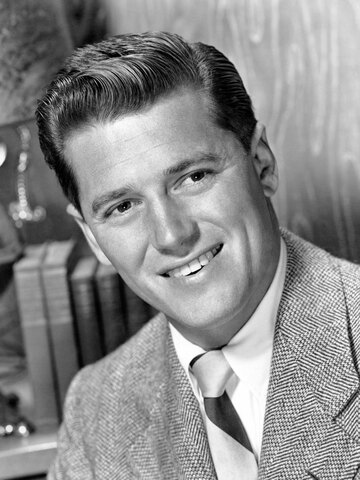 Gordon MacRae Headshot