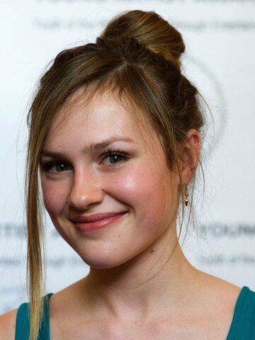 Lizzie Boys Headshot