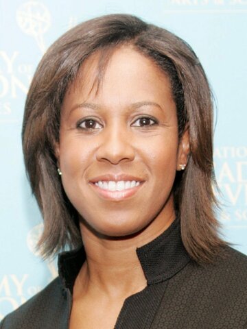 Lisa Salters Headshot