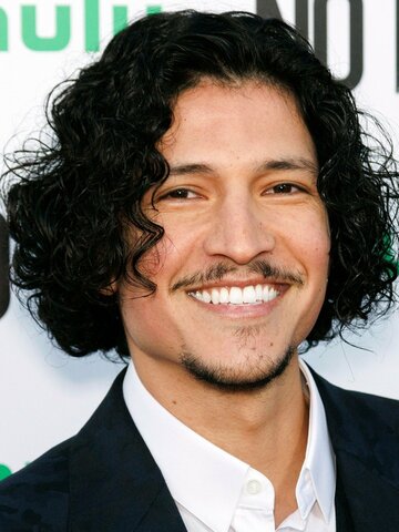 Danny Ramirez Headshot