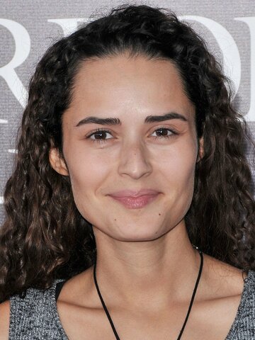 Stephanie Nogueras Headshot